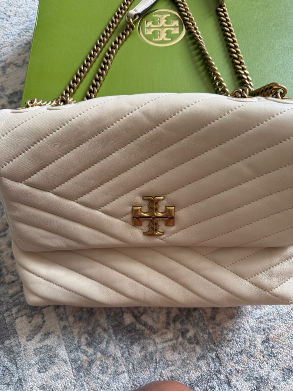 Tory Burch Cream Quilted Leather Chain Shoulder Bag with Gold Logo
